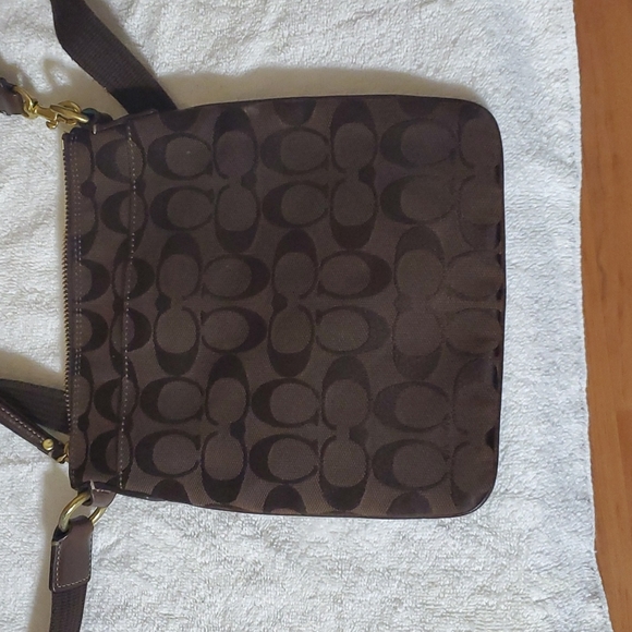 Handbag - Picture 2 of 4